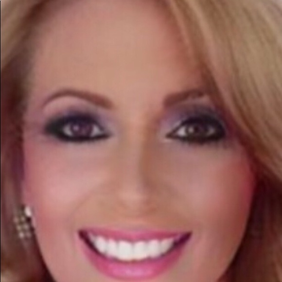 Meet your Posher, Rachelle - Picture 1 of 1